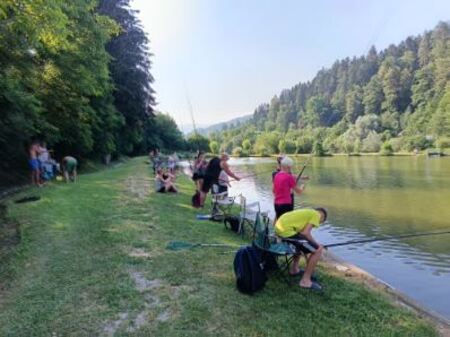 Brezplačni ribiški tečaji za otroke v organizaciji Koroške ribiške družine (14)